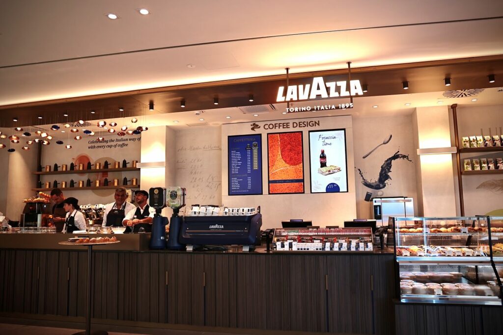 Chef Express atterra a Napoli: inaugurato il concept store Lavazza coffee design all’aeroporto internazionale di Napoli